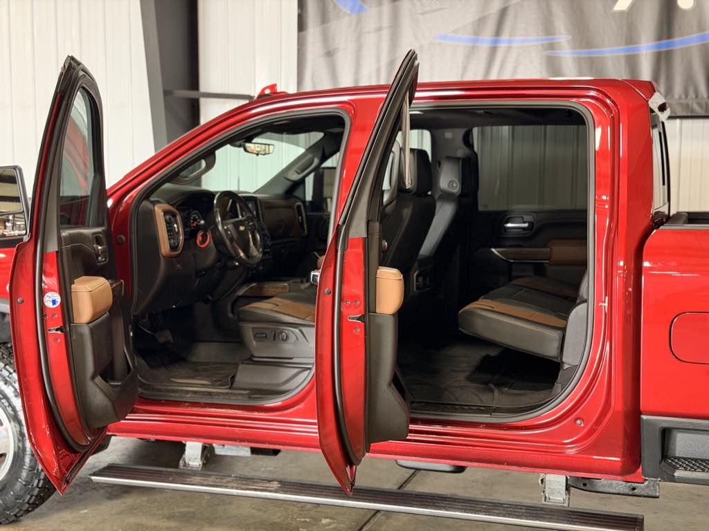2022 Chevrolet Silverado 3500HD High Country - Photo 2