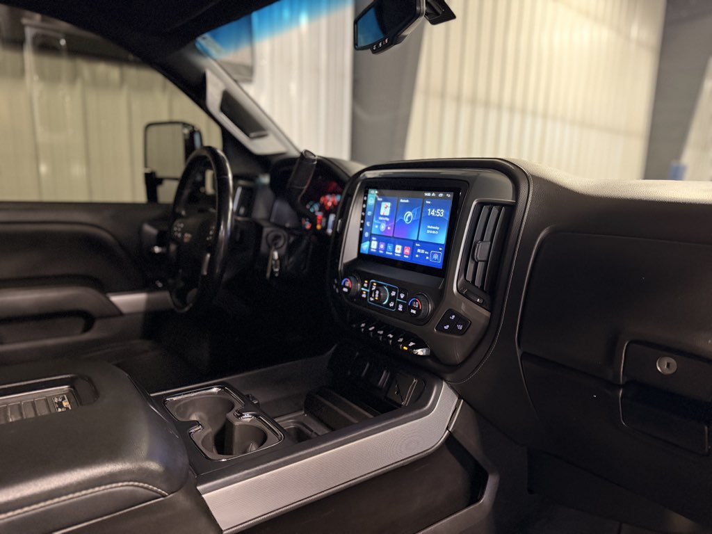Photo 4 of this Chevrolet Silverado 2500HD