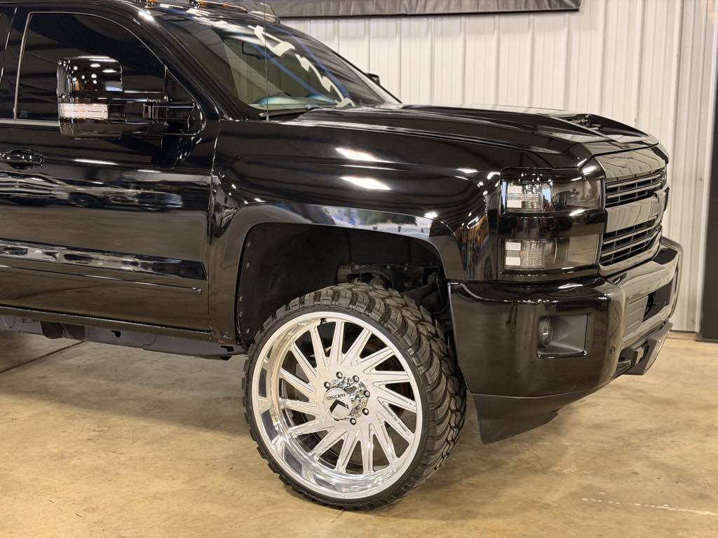 2019 Chevrolet Silverado 2500HD LTZ - Photo 5