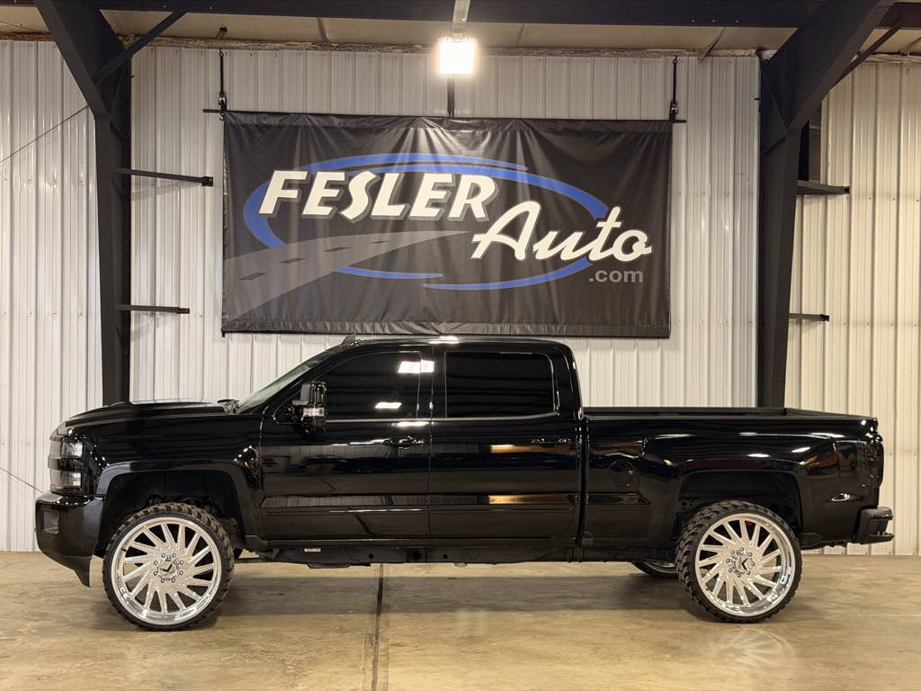 Photo 11 of this Chevrolet Silverado 2500HD
