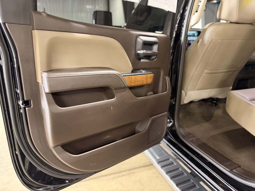 Photo 8 of this GMC Sierra 2500HD