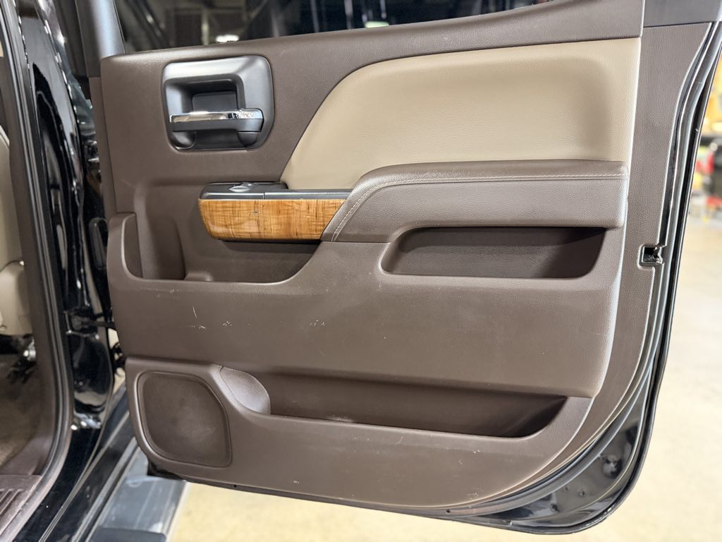 Photo 18 of this GMC Sierra 2500HD