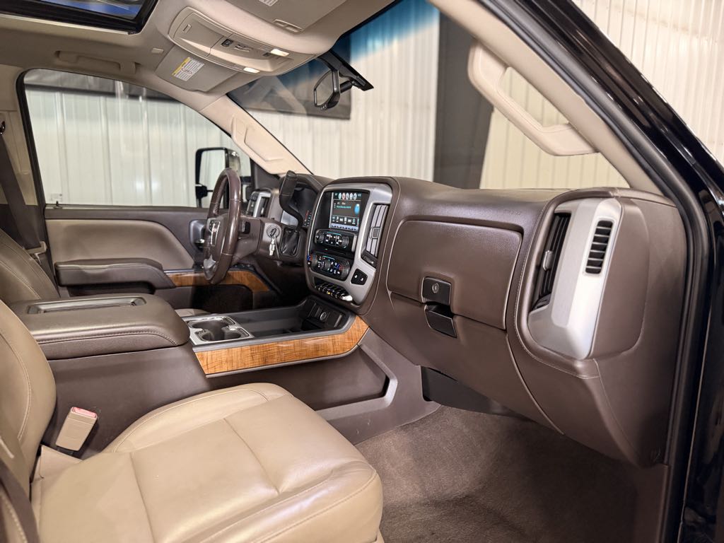 Photo 19 of this GMC Sierra 2500HD