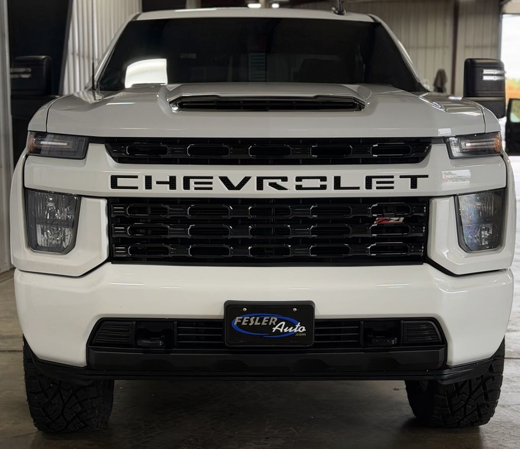Photo 3 of this Chevrolet Silverado 2500HD
