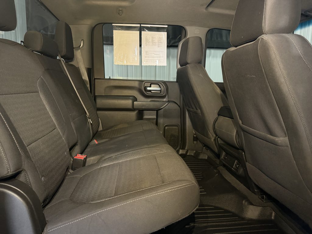Photo 14 of this Chevrolet Silverado 2500HD