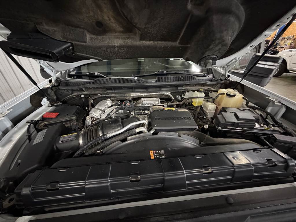 Photo 20 of this Chevrolet Silverado 2500HD