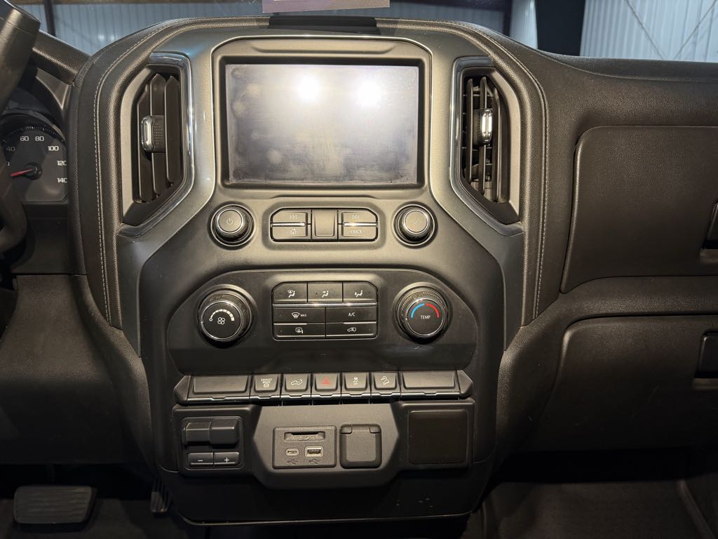 Photo 23 of this Chevrolet Silverado 2500HD