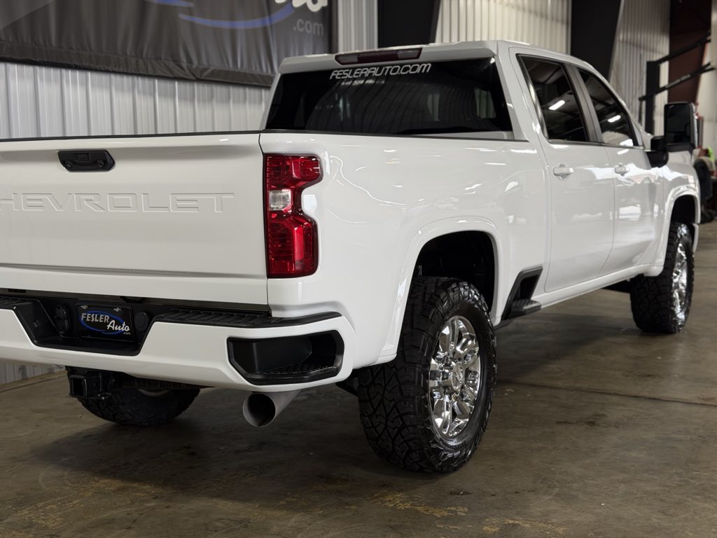 Photo 25 of this Chevrolet Silverado 2500HD