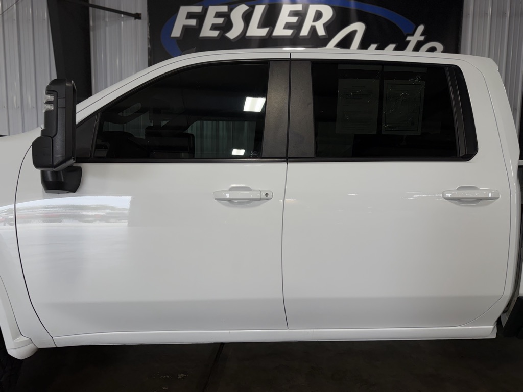 Photo 30 of this Chevrolet Silverado 2500HD