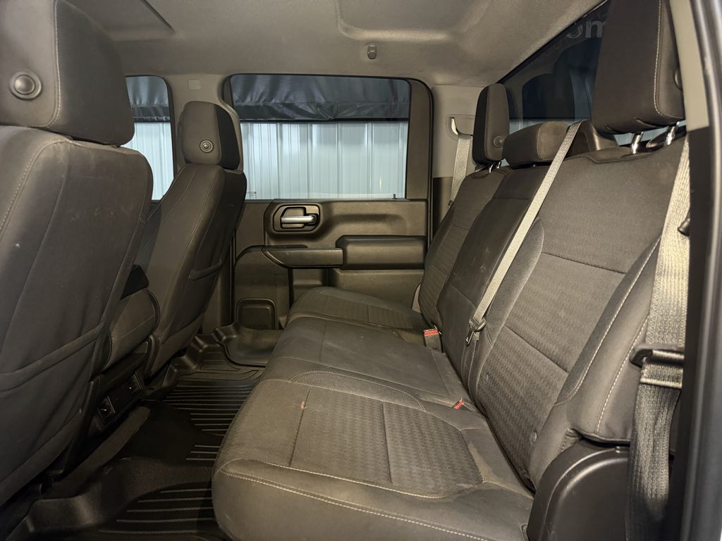Photo 32 of this Chevrolet Silverado 2500HD