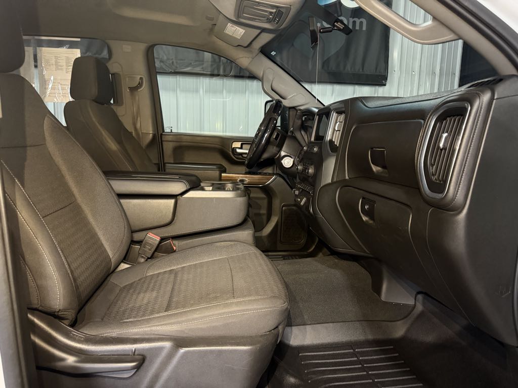 Photo 39 of this Chevrolet Silverado 2500HD