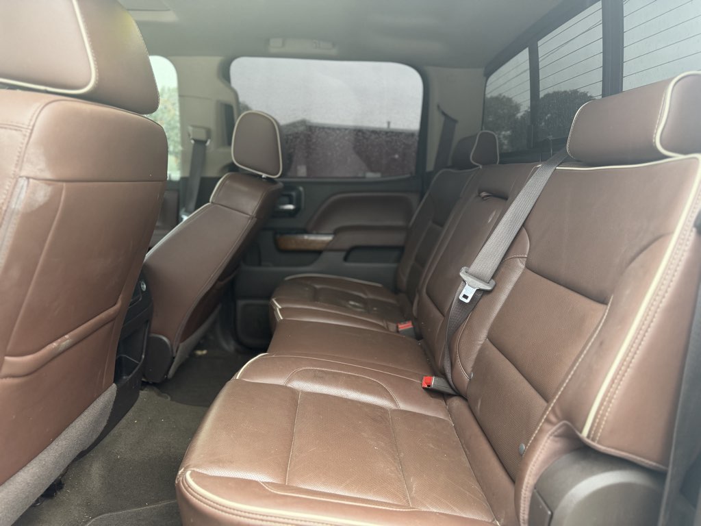Photo 6 of this Chevrolet Silverado 2500HD