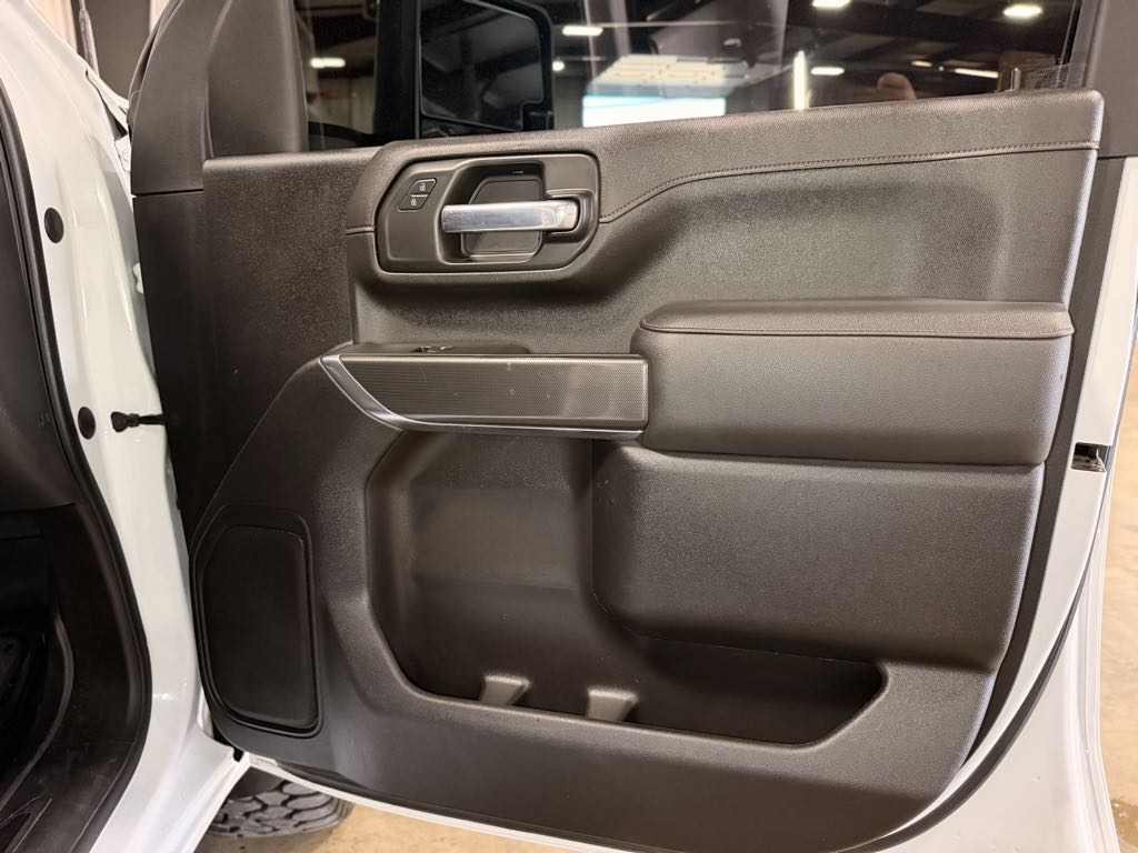 Photo 15 of this GMC Sierra 2500HD