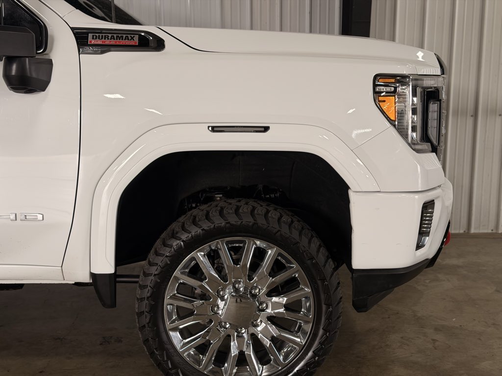 Photo 8 of this GMC Sierra 2500HD