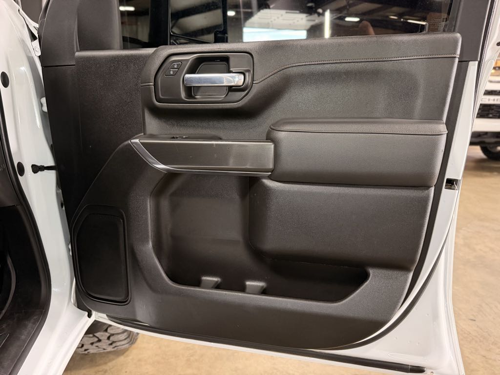 Photo 18 of this GMC Sierra 2500HD