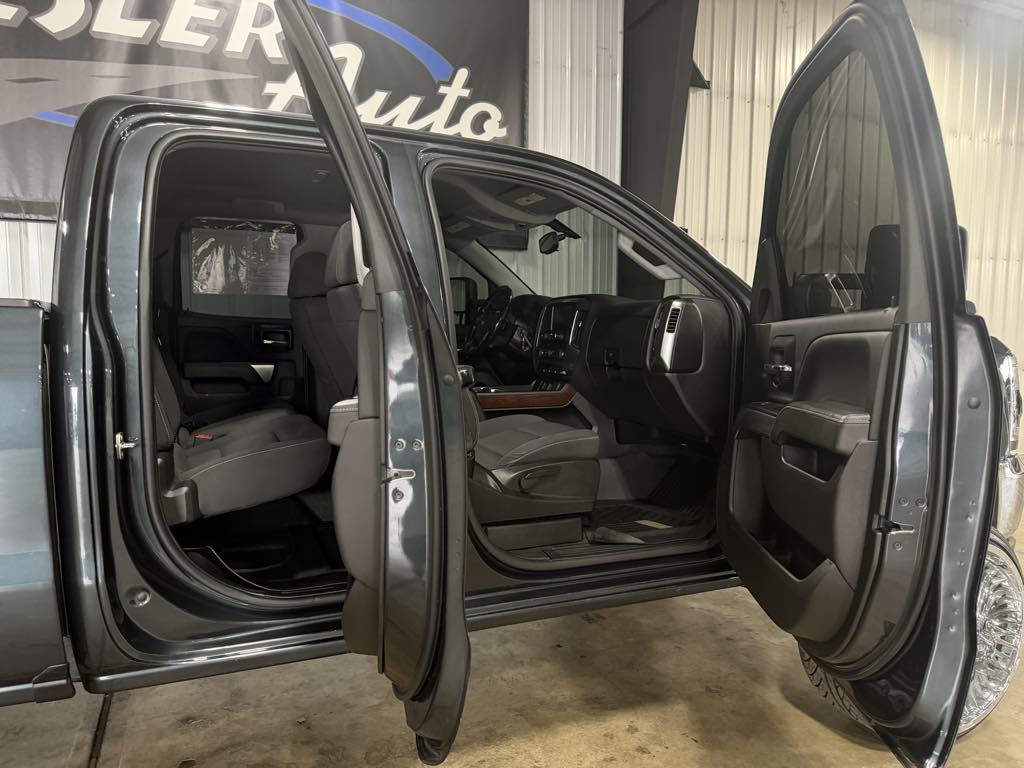Photo 11 of this Chevrolet Silverado 1500 LD