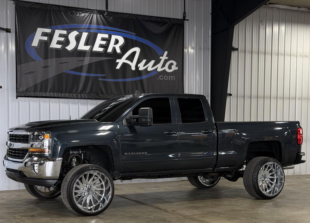 Photo 13 of this Chevrolet Silverado 1500 LD