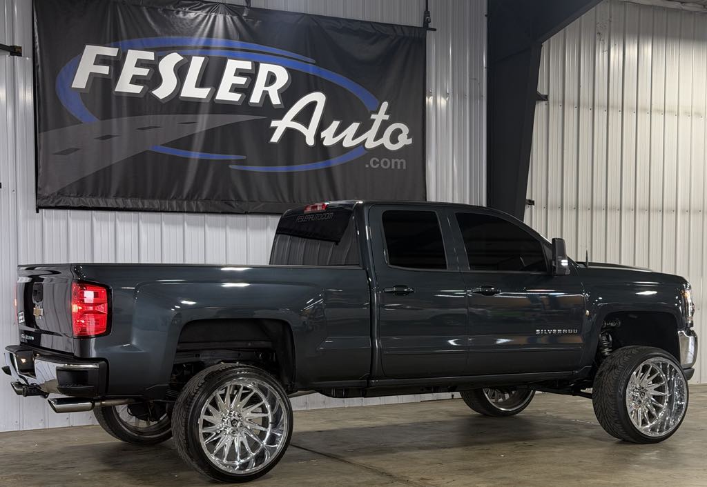 Photo 22 of this Chevrolet Silverado 1500 LD