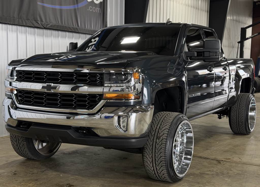 Photo 26 of this Chevrolet Silverado 1500 LD