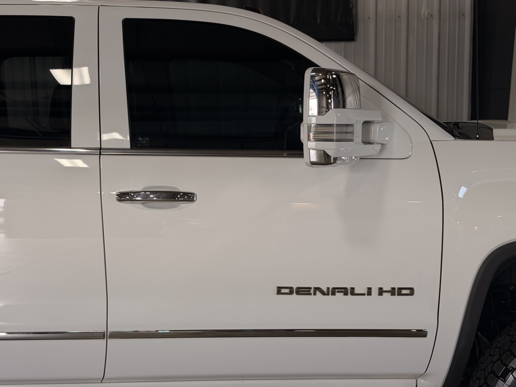 Photo 11 of this GMC Sierra 3500HD available WiFi