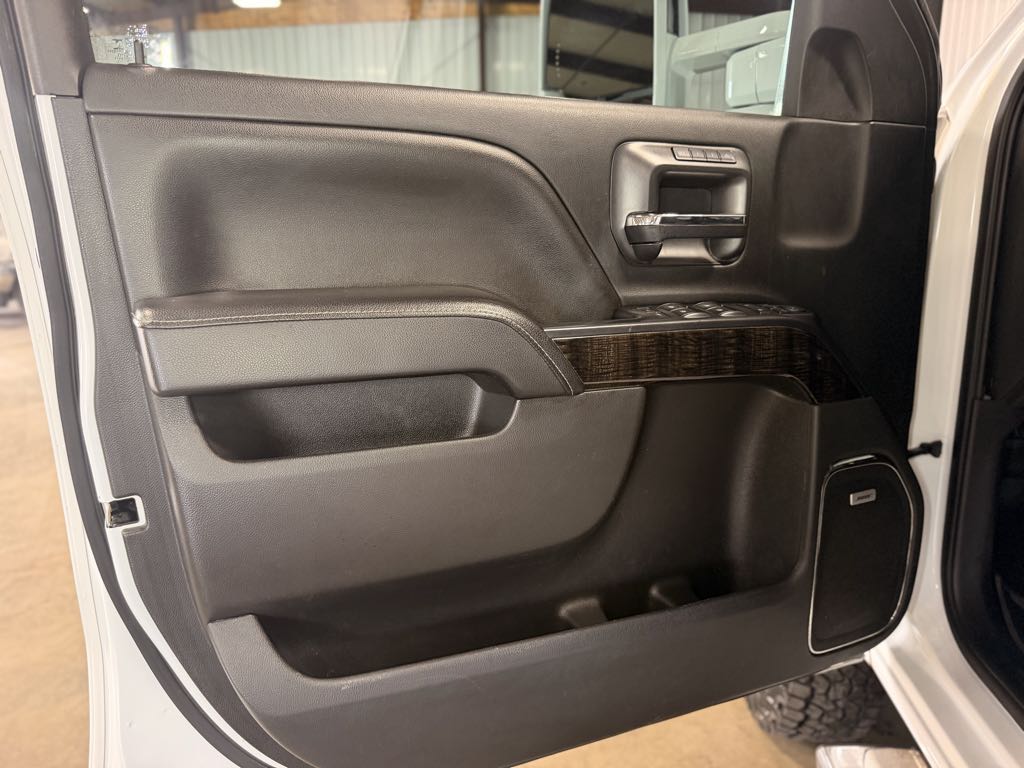 Photo 22 of this GMC Sierra 3500HD available WiFi