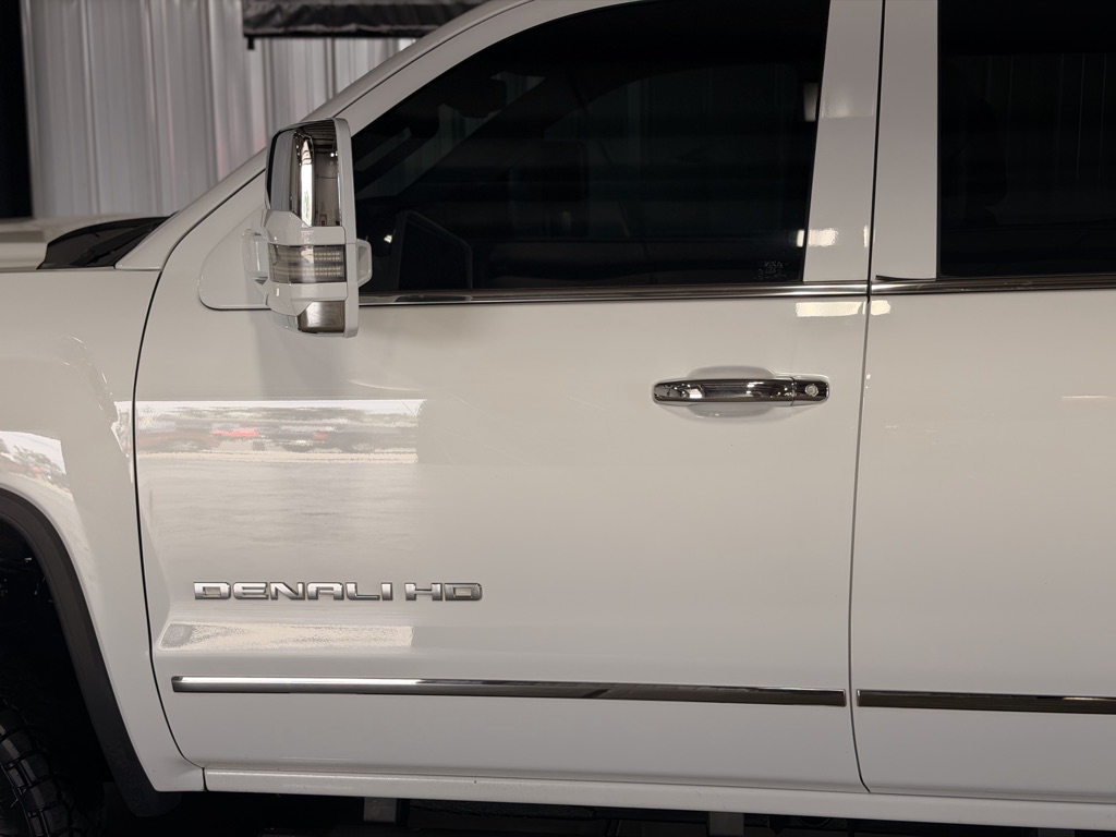 Photo 33 of this GMC Sierra 3500HD available WiFi