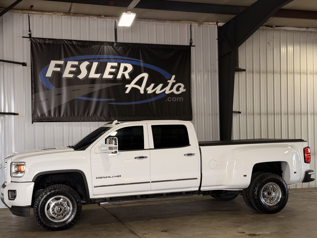 Photo 38 of this GMC Sierra 3500HD available WiFi