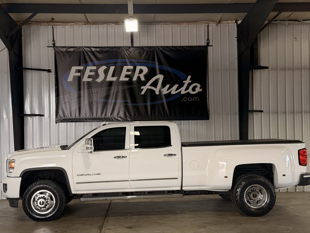 Photo 39 of this GMC Sierra 3500HD available WiFi