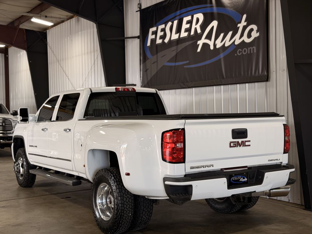 Photo 42 of this GMC Sierra 3500HD available WiFi