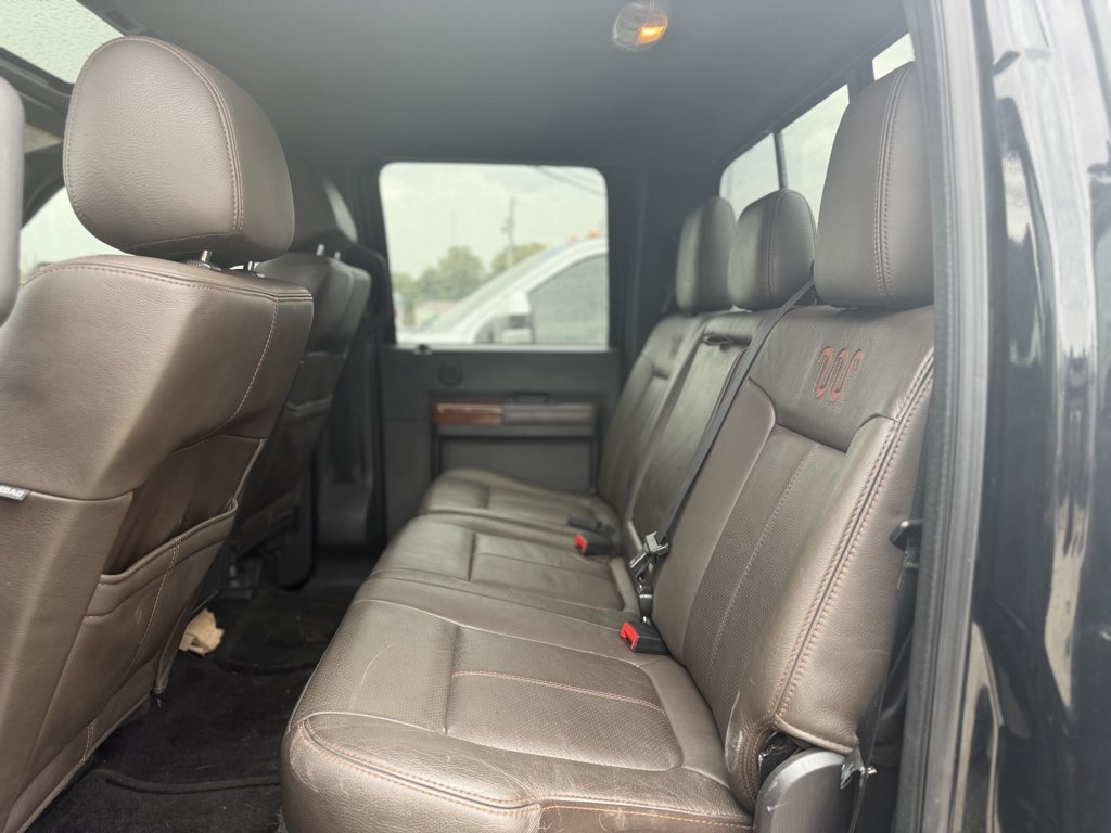 Photo 5 of this Ford Super Duty F-250 SRW