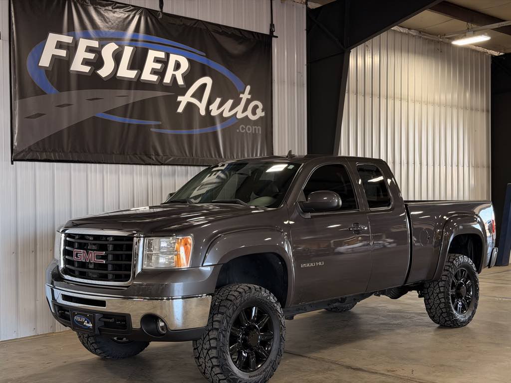 Photo 2 of this GMC Sierra 2500HD