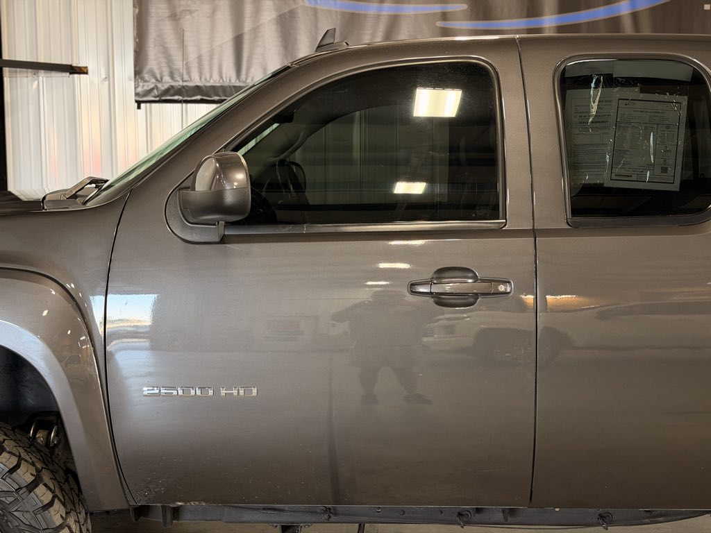 Photo 14 of this GMC Sierra 2500HD