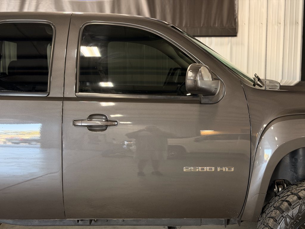 Photo 34 of this GMC Sierra 2500HD