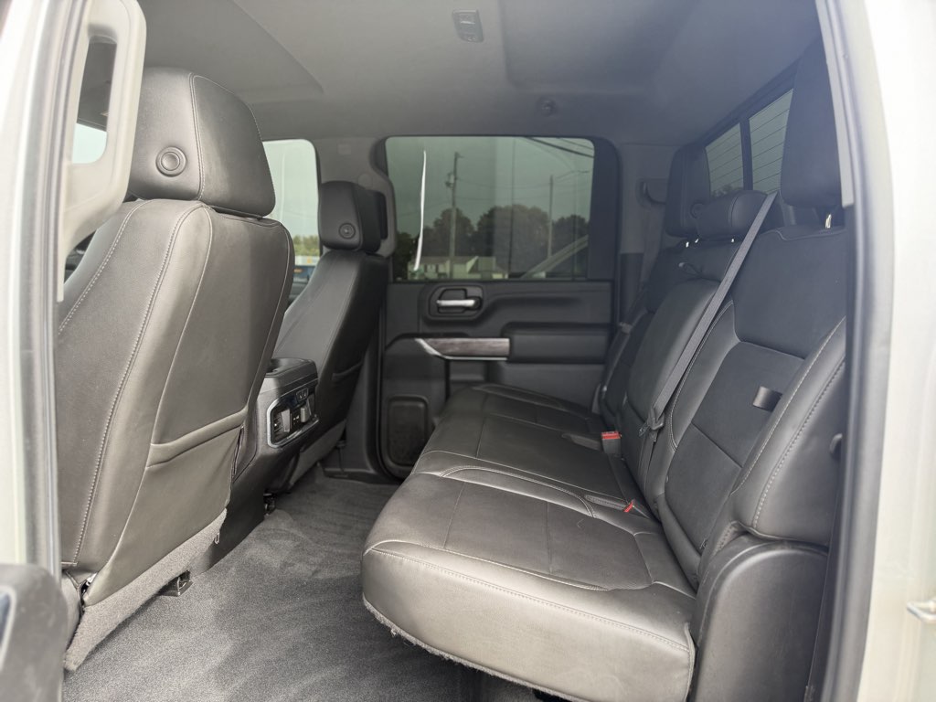 Photo 6 of this Chevrolet Silverado 2500HD