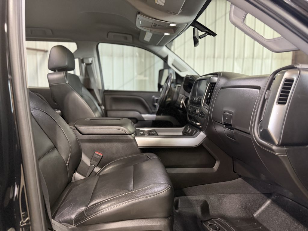 Photo 6 of this Chevrolet Silverado 2500HD