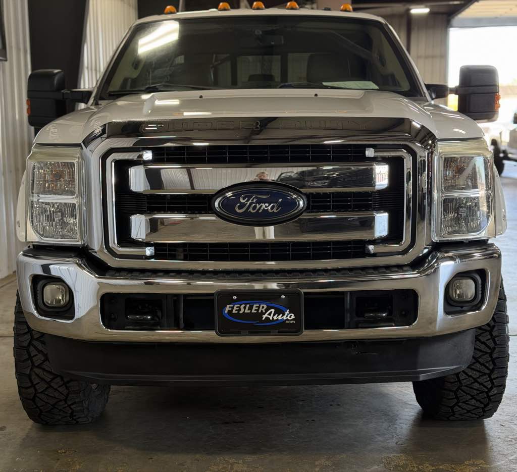 Photo 3 of this Ford Super Duty F-250 SRW