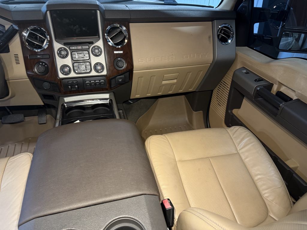 Photo 7 of this Ford Super Duty F-250 SRW