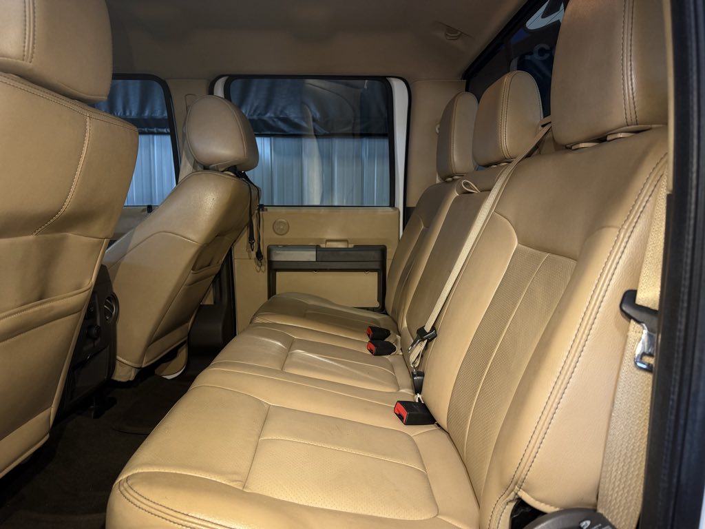 Photo 18 of this Ford Super Duty F-250 SRW