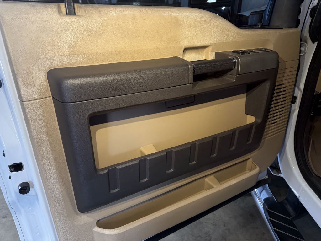 Photo 19 of this Ford Super Duty F-250 SRW