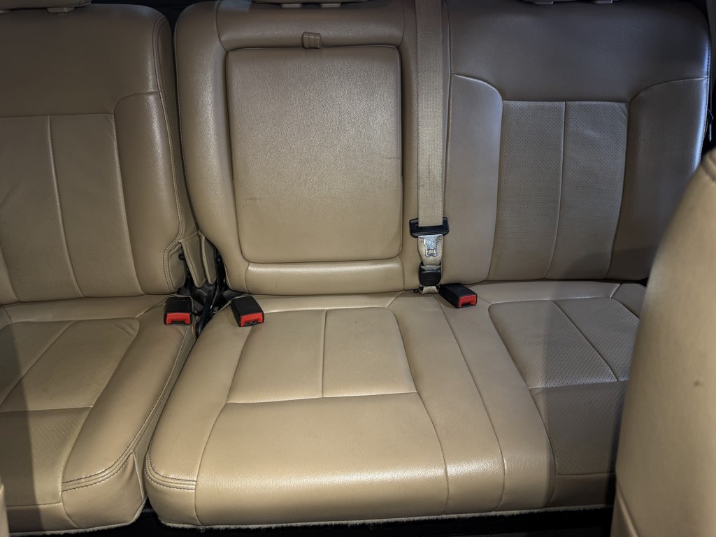Photo 22 of this Ford Super Duty F-250 SRW
