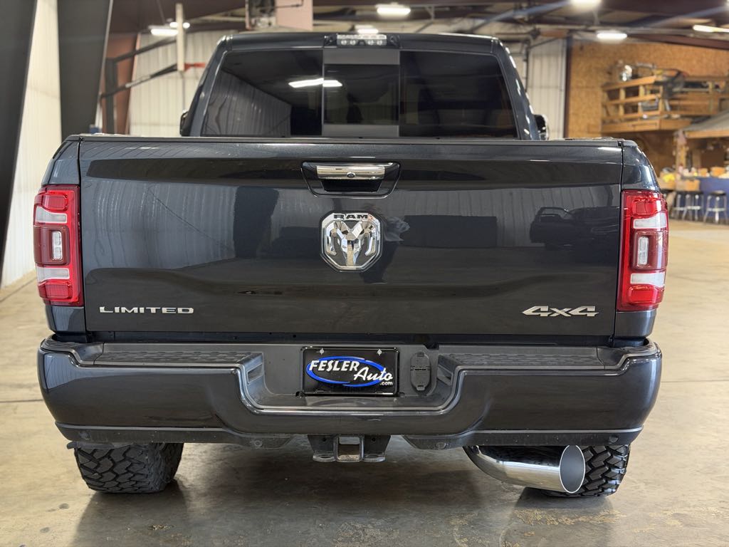 Photo 2 of this Ram 2500
