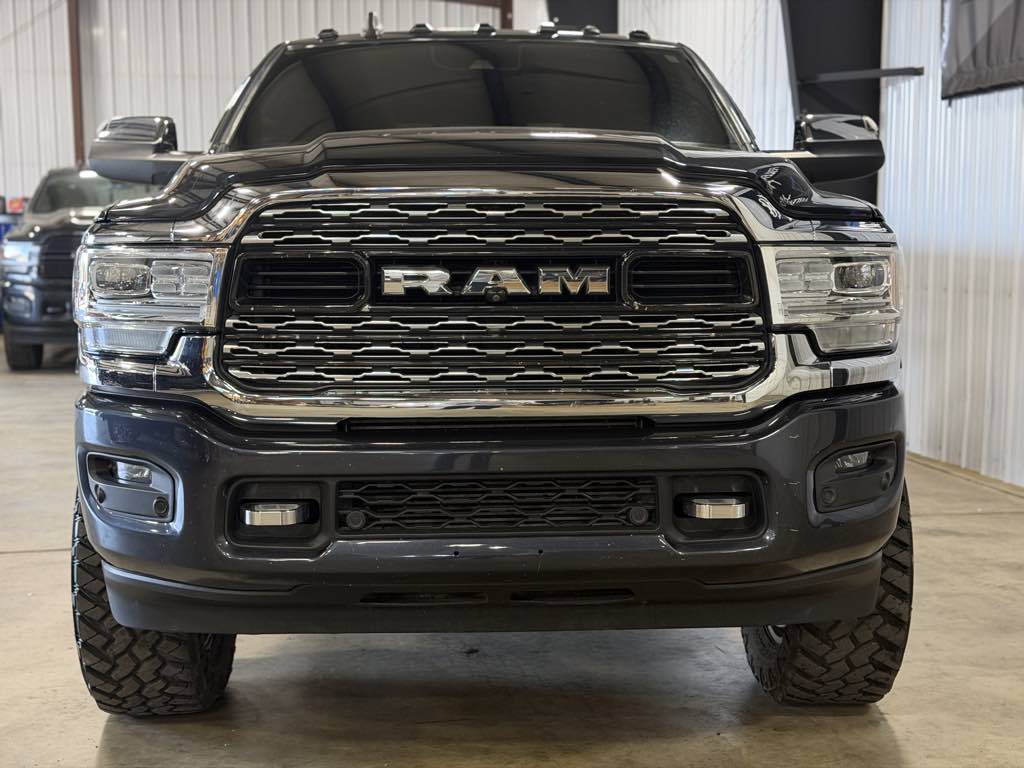 Photo 3 of this Ram 2500