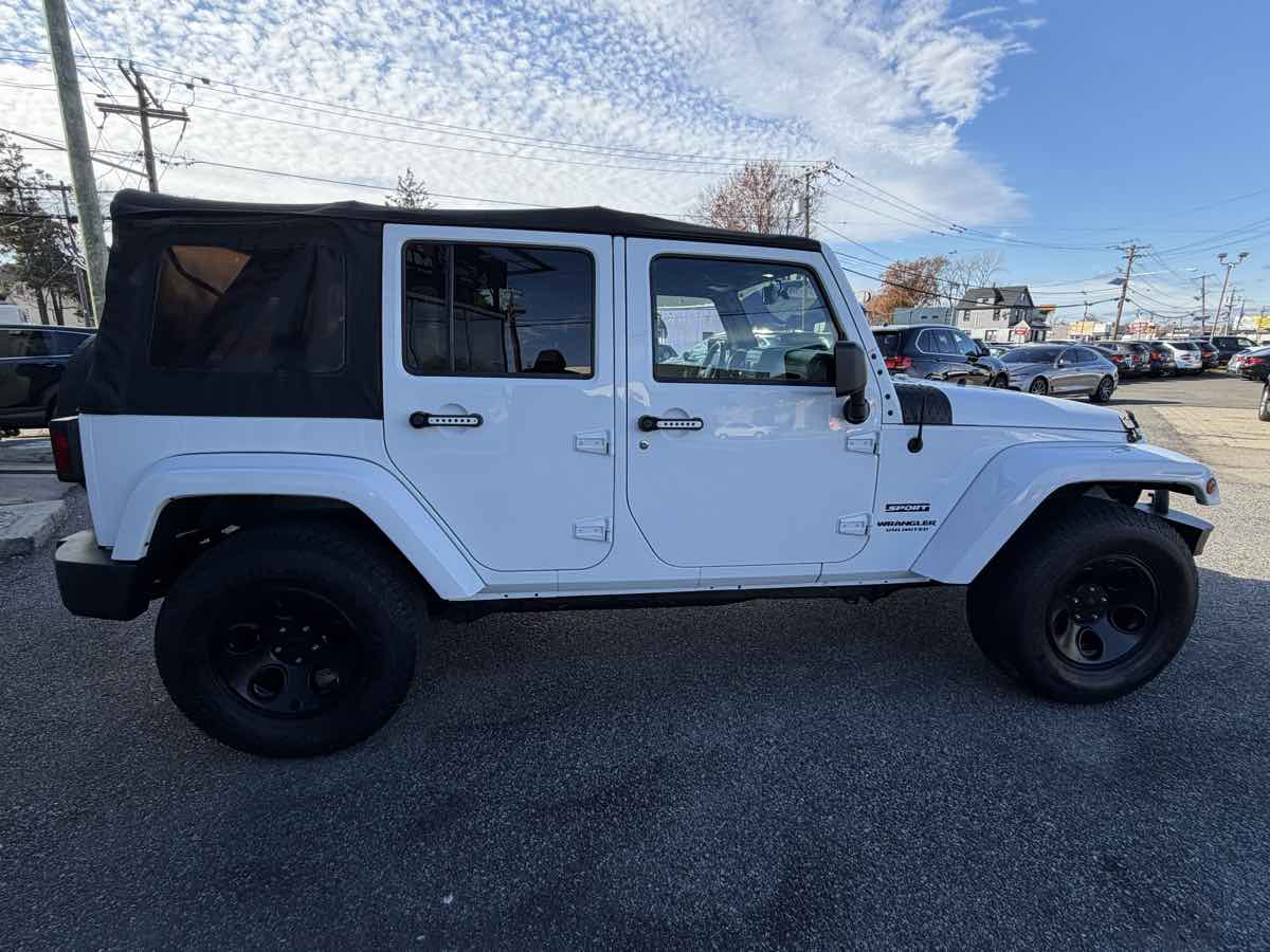 2016 Jeep Wrangler Unlimited Sport photo 4