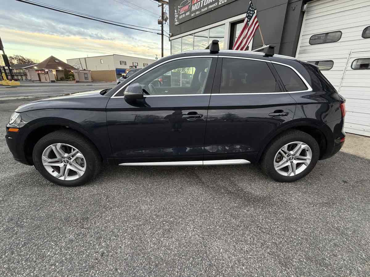 2019 Audi Q5 Premium 45 TFSI photo 2