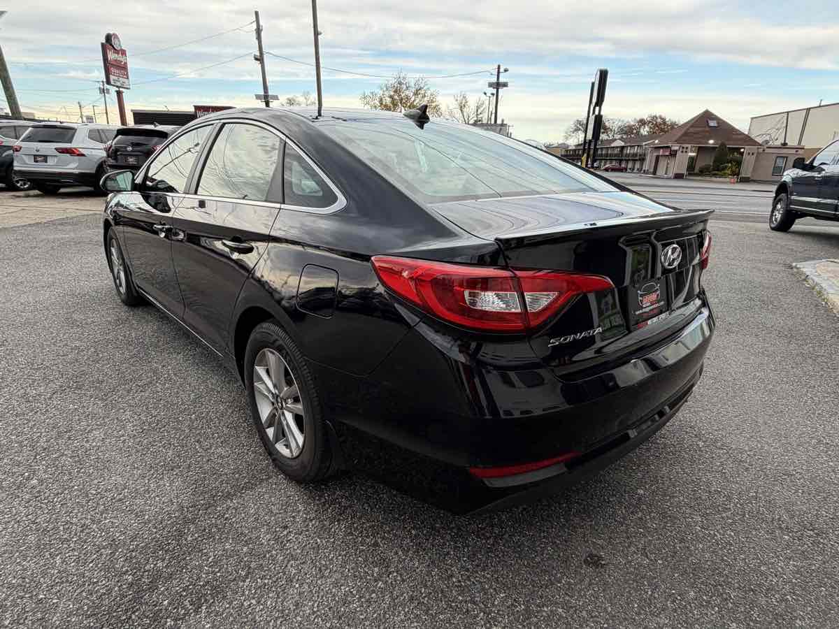 2016 Hyundai Sonata SE photo 3