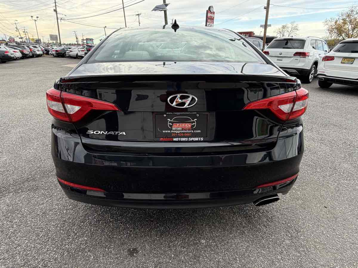 2016 Hyundai Sonata SE photo 4