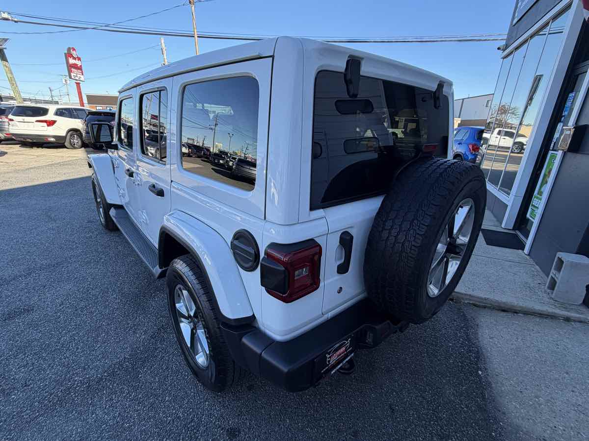 2019 Jeep Wrangler Unlimited Sahara photo 3