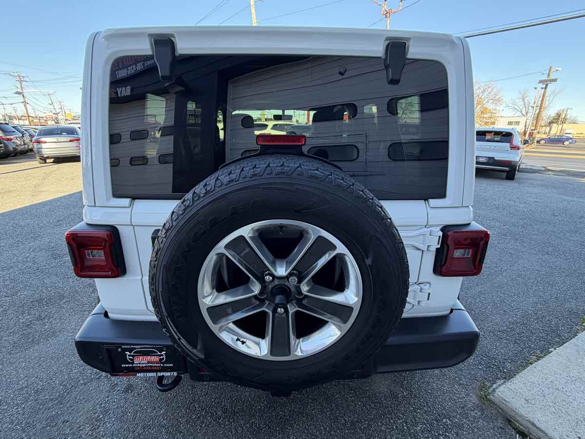 2019 Jeep Wrangler Unlimited Sahara photo 4