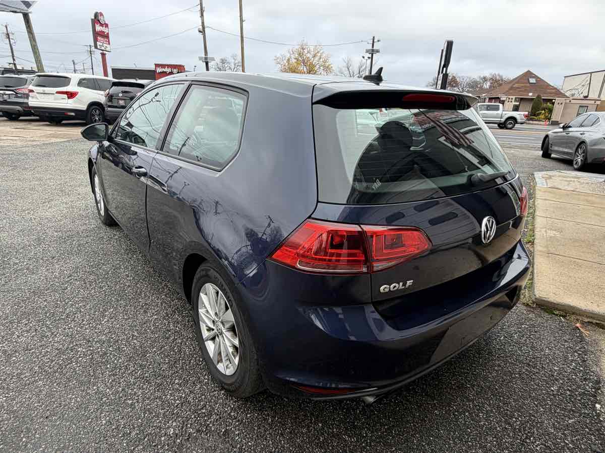 2015 Volkswagen Golf Launch Edition photo 2