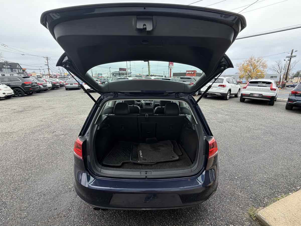 2015 Volkswagen Golf Launch Edition photo 4